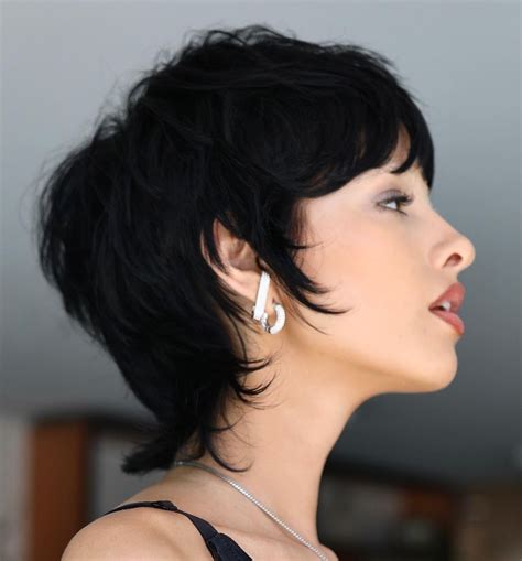 androgynous hair short|medium length androgynous hairstyles.